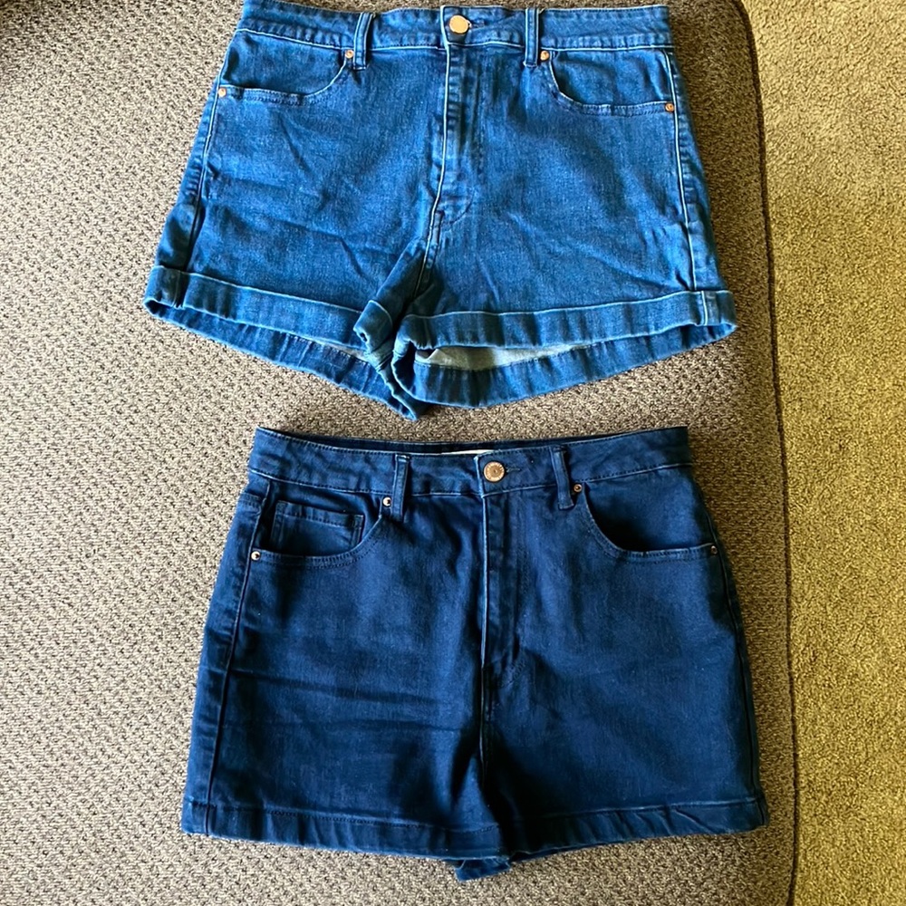 5/$15 Bundle 2 Forever 21 denim shorts Size 29